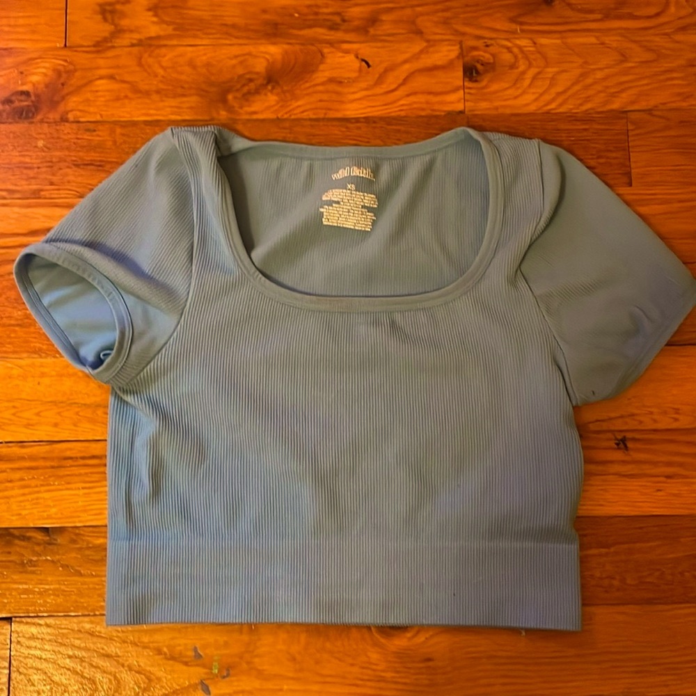 WILD FABLE BLUE CROP-TOP RIBBED